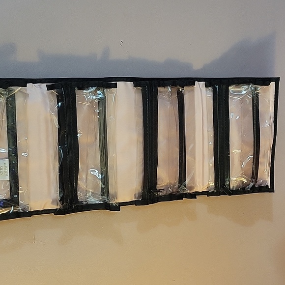 Mary Kay Black Hanging Cosmetic/Makeup Bag - Picture 4 of 8